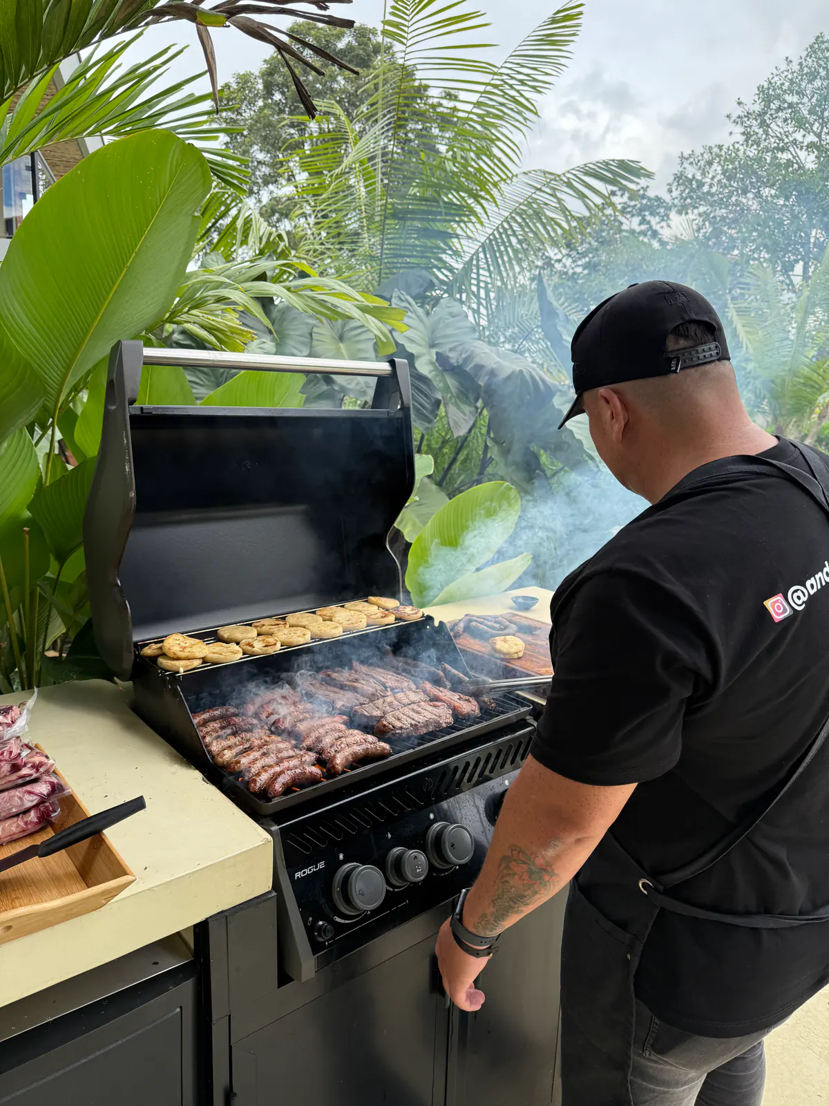 Chef preparando una comida en Casa Presumida