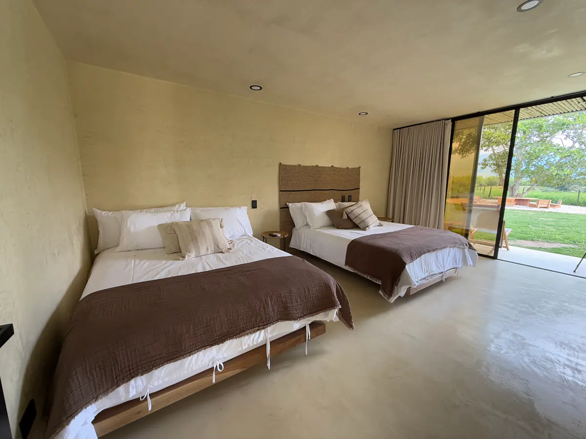 Habitación 4 con dos camas dobles en Casa Presumida